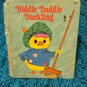 🎉2/$15🎉Diddle Daddle Duckling, hardcover, 1971